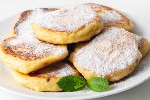 Są ultradelikatne i pełne białka. Takie racuszki na śniadanie to rarytas