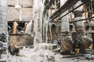 Kijów bez prądu. Bohaterowie walczą w lodowatych piwnicach