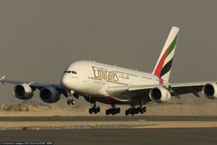 Eksplozja nad lotniskiem w Dubaju. Loty wstrzymane