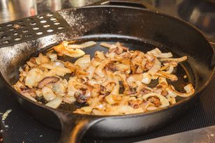 W PRL-u tani hit na kanapki. Dziś zapomniana, a pyszna, sycąca i szybka do zrobienia