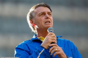 Próbował przeciąć opaskę, by uciec. Sąd zdecydował ws. Bolsonaro