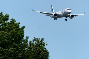 Airbus to launch 160-seat A220-300 with Airspace cabin in 2027