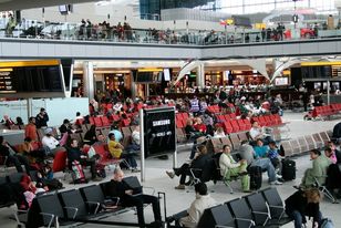 Droższe bilety z Heathrow — pasażerowie sfinansują rozbudowę lotniska