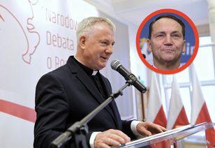 Sikorski ostro o księdzu. "Ewidentne kretynizmy". Chce odbierania tytułów