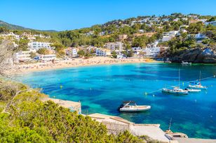 Ibiza clubs charge €15 for water, €18 for beer ahead of peak season