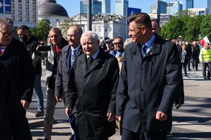 Kaczyński na miesięcznicy smoleńskiej. Mówił o "zamachu" i wskazał winnych