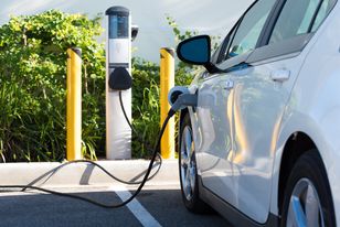 Niemcy coraz częściej wybierają auta elektryczne. Pomagają dopłaty