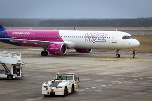 Cięcia w rozkładzie Wizz Air. Przewoźnik kasuje część lotów na wyspę