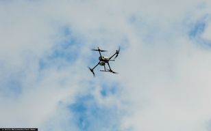 Dron spadł na teren jednostki wojskowej. Jest komunikat