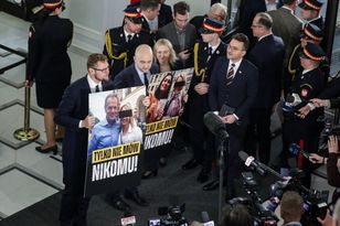 To służy PiS, ale nie sprawie. Instrumentalizacja pedofilii szkodzi [OPINIA]