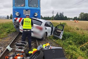 Tragedia na przejeździe kolejowym. Nie żyje 41-latek