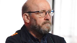 Artur Barciś zalał się łzami zrywając AZBEST w USA. "Ciężka, fizyczna praca"