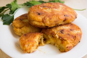 Królowały w barach mlecznych i zakładowych stołówkach. Postne kotlety podkręcam jednym dodatkiem