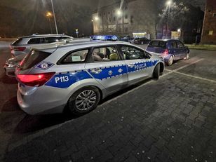 Zatrzymany kierowca uciekł z auta