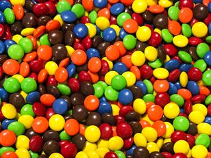 M&M's bez dwóch kolorów. Powód może zadziwić