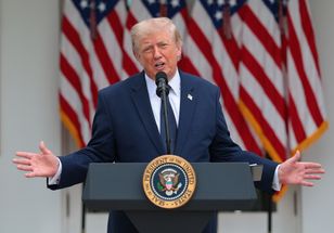 Trump zabrał głos ws. Cieśniny Ormuz. "Pozostaje otwarta"