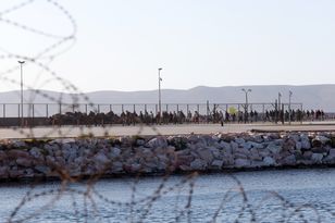 Skandal z policją i migrantami w Grecji. "Rozbierani i wykorzystywani"