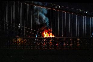 Pożar na Moście Brooklińskim wstrzymał fajerwerki Macy's w 250. rocznicę USA