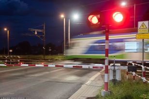 Pociąg śmiertelnie potrącił człowieka w Trzebini – opóźnienia na trasie Gdynia–Kraków