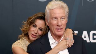 Richard Gere wylądował na okładce z młodszą o 34 lata żoną. "Jesteśmy szczęśliwsi niż kiedykolwiek"