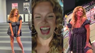 Joanna Liszowska wears ruffled mini skirt at Ricky Martin concert