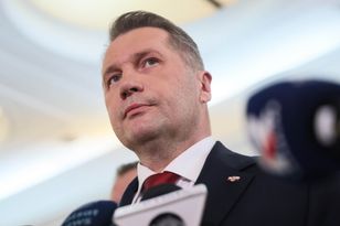 Kolizja auta, w którym jechał Czarnek. Rzecznik PiS z komunikatem