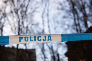 Dramatyczne odkrycie. Ciało człowieka przy drodze