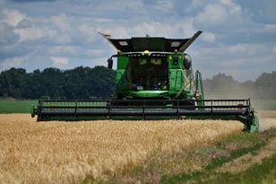 Ukrainian agri-giant MHP launches harvest with 200 combines