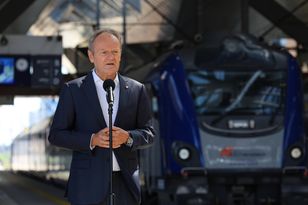Tusk: całą Polskę przejedziemy koleją w 3 godziny