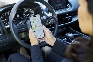 Korzystasz z telefonu podczas jazdy? Takie mogą być konsekwencje