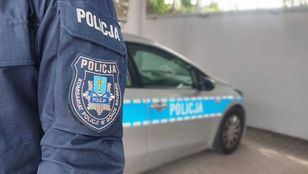 Koń zamknięty w bagażniku auta. Policja na miejscu
