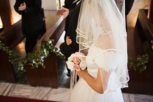 Kościół zakazuje popularnych przebojów na ślubach — „Perfect" na czarnej liście