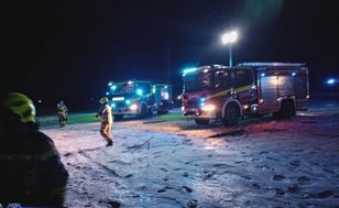 Eksplozja i zawalenie domu w Tykocinie. Straż pożarna prowadzi nocną akcję