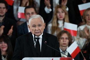 Kaczyński broni Morawieckiego ws. wyborów. Rzuca oskarżeniami