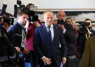 Awantura o ustawę. Nagle na konferencji Tusk zwrócił się do Dudy