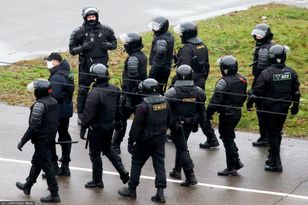 Białoruska milicja ćwiczy pacyfikację protestów — ekspert ostrzega
