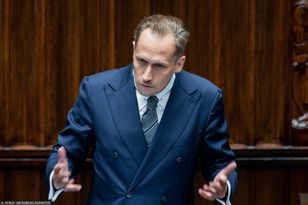 Wniósł na salę Sejmu flagę ze swastyką. Kara dla Berkowicza