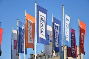 TVP ma więcej pracowników w oddziałach. Pensje 5 proc. w górę, ubyło dyrektorów i kierowników