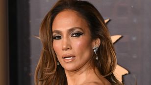 Tak NAPRAWDĘ wygląda cera Jennifer Lopez. Przez drobną wpadkę internauci zobaczyli ją bez filtra (FOTO)