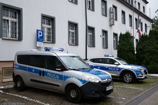 Strzały w bloku w Lubinie. Sąsiedzi mówią o dobijaniu się do drzwi