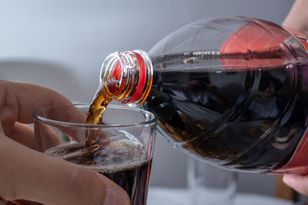 Rosjanom obiecano Coca-Colę. Tak omijają zakazy