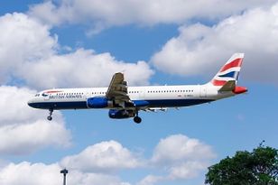 W kabinie Airbusa pękła szyba. Awaryjne lądowanie British Airways