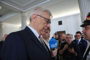 Sondaż: 45% Polaków negatywnie ocenia rolę Giertycha w Zondacrypto