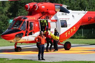 TOPR Rescuers Respond to 15 Call-Outs in Tatras, Three Seriously Injured After Falls