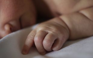 Niemowlę nie oddychało. Dramatyczna akcja ratunkowa