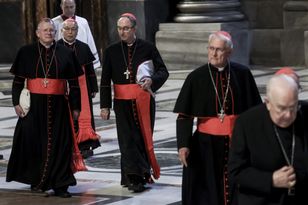 Kościół grozi ekskomuniką. Nakaz przysięgi przed konklawe