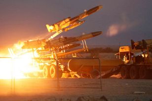 Tanio, zabójczo, masowo. Teheran pokazał, że potrafi szachować potężniejsze armie