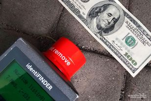 Napromieniowane dolary na granicy. Kobieta nie dostała się do Polski