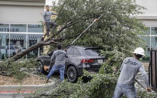 Tornado hits San Antonio, Texas: 18,000 without power, buildings damaged