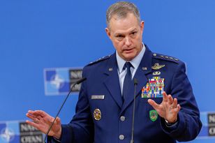 Naczelny dowódca NATO: przemysł obronny musi być gotowy na długą wojnę